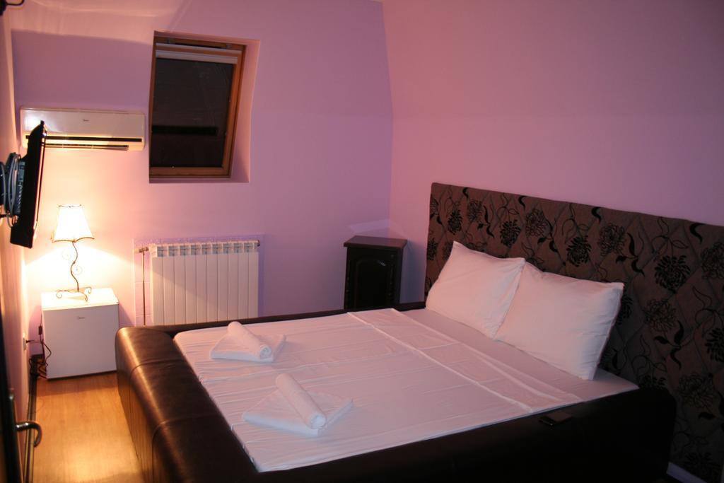 Vila Hedonija Belgrad Zimmer foto